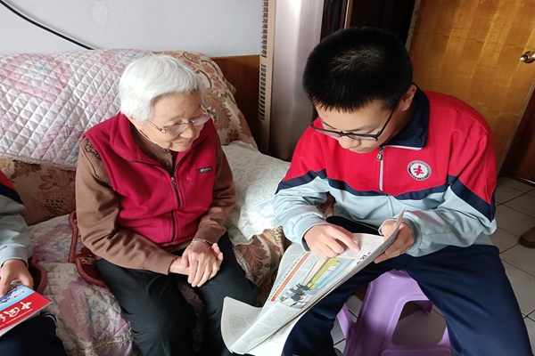 1742973143635770.jpg 3.26日清和街道南昌社区墨香暖残障 报声传春“锋”2.jpg