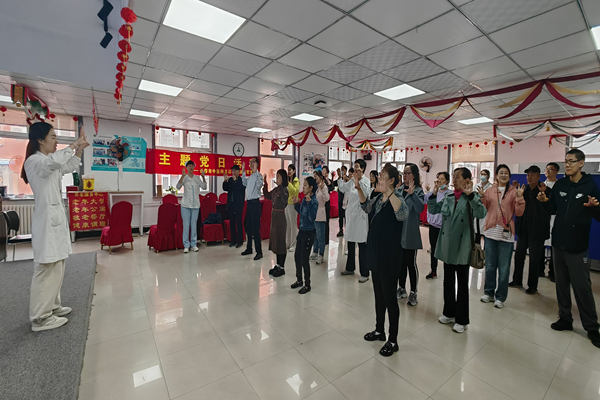 2025年5月22日，红旗街道建工社区开展以“爱心义诊暖人心 精准助残零距离”为主题的暖心活动.jpg